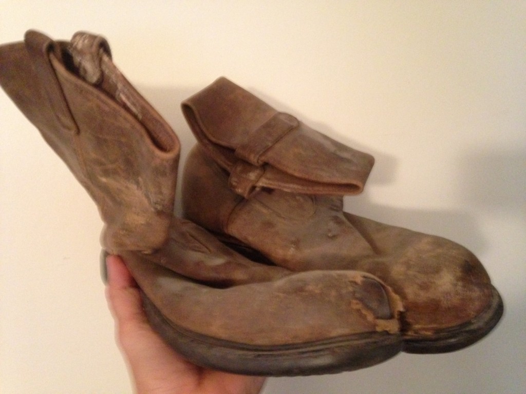 no, these aren't THOSE Red Wings. These are different ones, in about the same state. Think I threw those particular Red Wings away. No worries, though: my second-boots right now, they're Red Wing