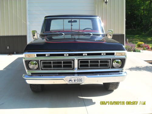 1976-ford-f100-truck-black-20k-mi-americanlisted_30370443